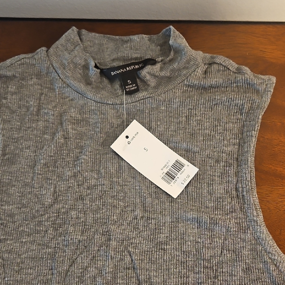 Banana Republic Heather Gray Ribbed Sleeveless Mock Turtleneck